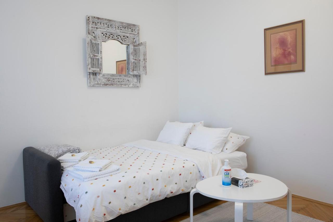 Vedrana-Near Centre And Free Garage, Electricity For Electric Cars Zagreb Bagian luar foto