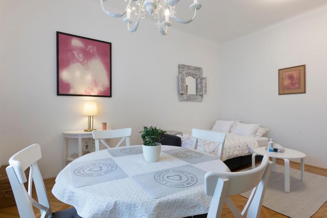 Vedrana-Near Centre And Free Garage, Electricity For Electric Cars Zagreb Bagian luar foto